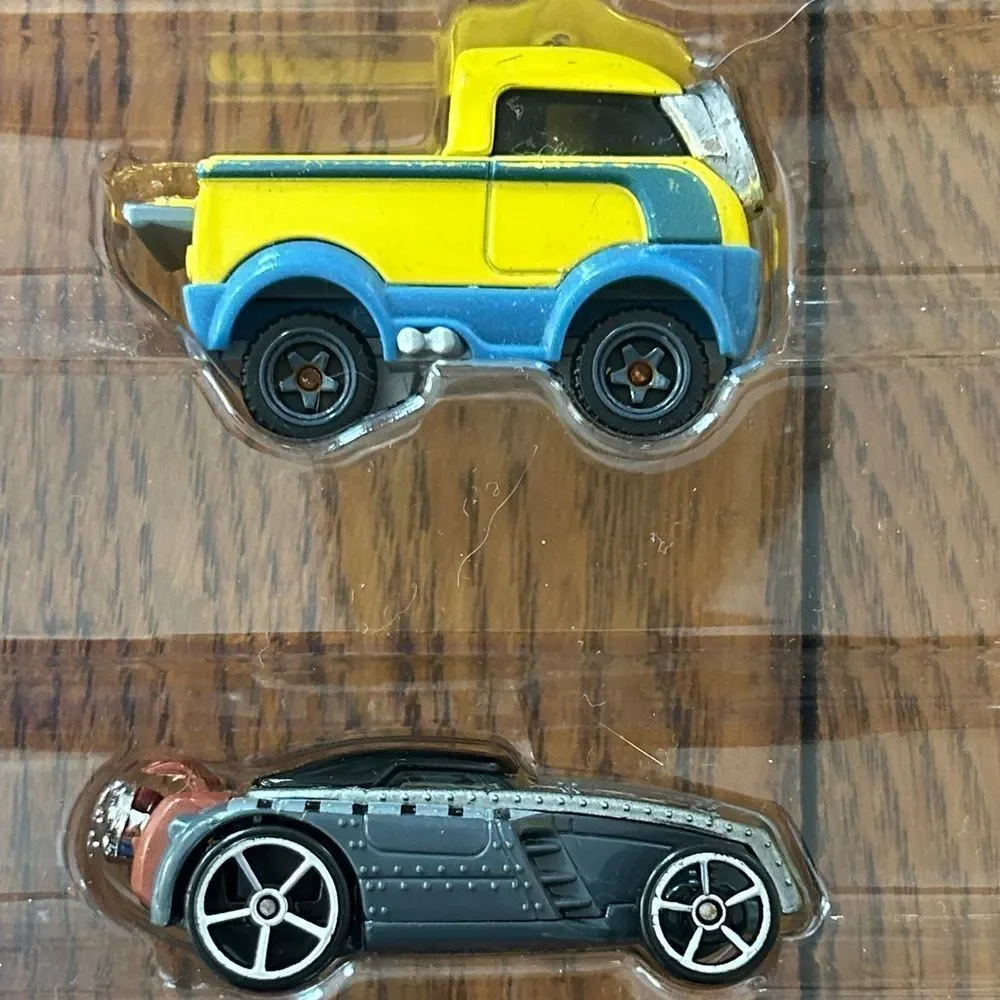Hot Wheels fun minion